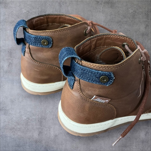 G.H. Bass Brown Chukka Boots Atwater Mid Top Lace-Up - Picture 9 of 14